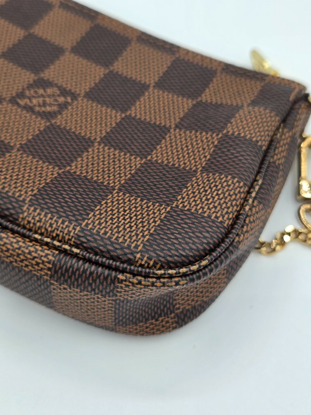 Louis Vuitton Mini Pochette Accessories – Damier Ebene | Chain Wristlet | - Picture 6 of 14